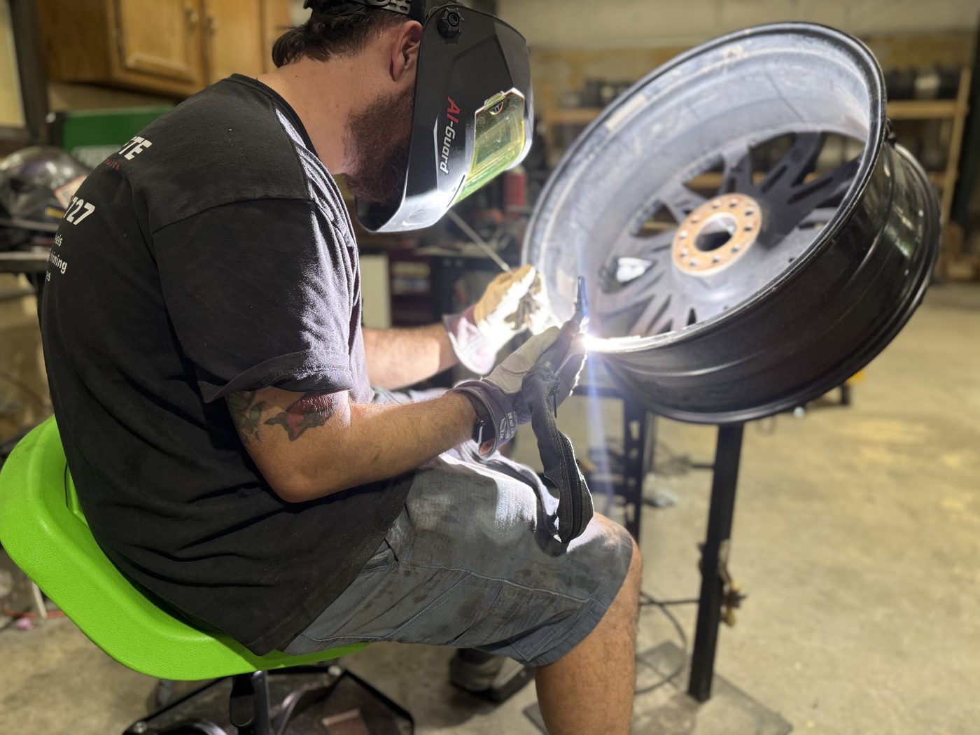 Cracked wheel welding with full-penetration technique in Arkansas